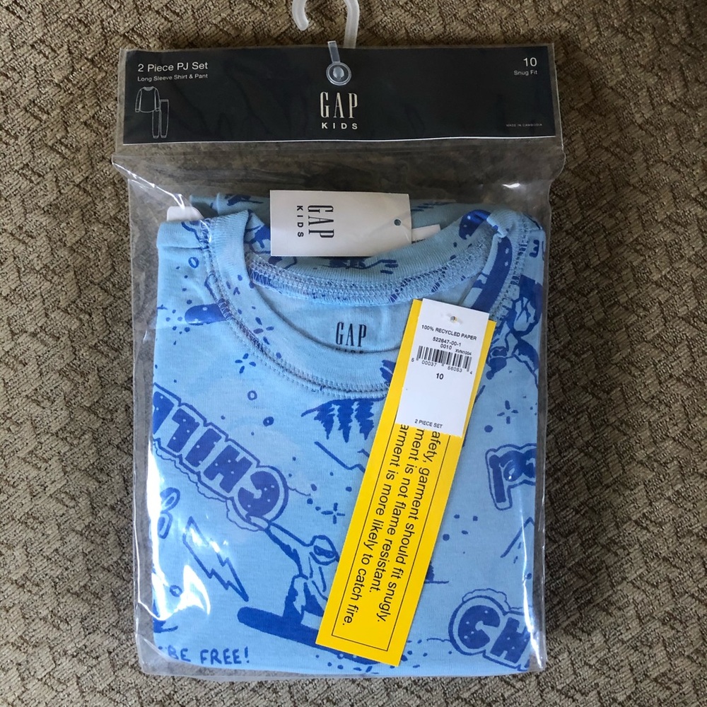 Gap kids two pc long sleeved sleep set